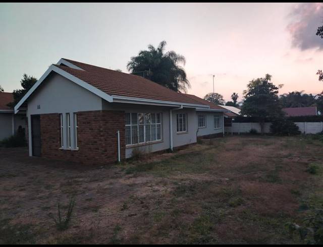 3 BEDROOM PROPERTY TO RENT IN BENDOR
